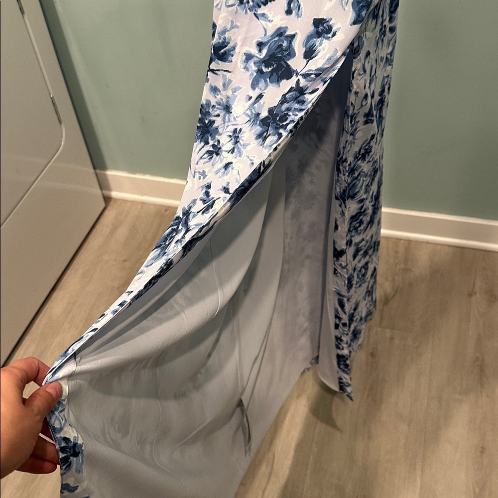 NWT Abercrombie Floral Blue and White Maxi Dress - Picture 3 of 9